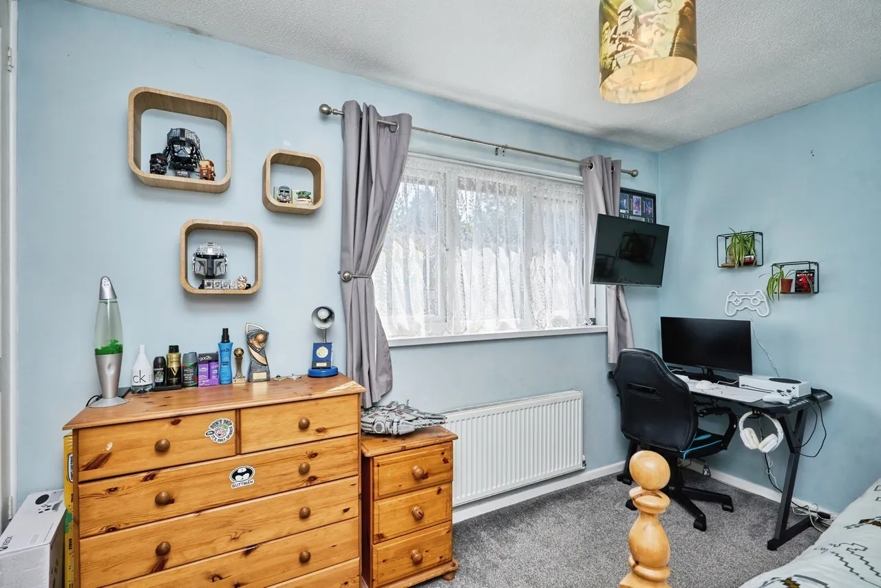 Sylvan Avenue, East Cowes, PO32, photo 11