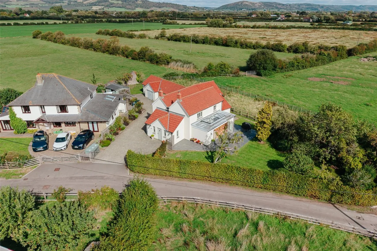 4 bed house for sale, South Road, Lympsham, BS24