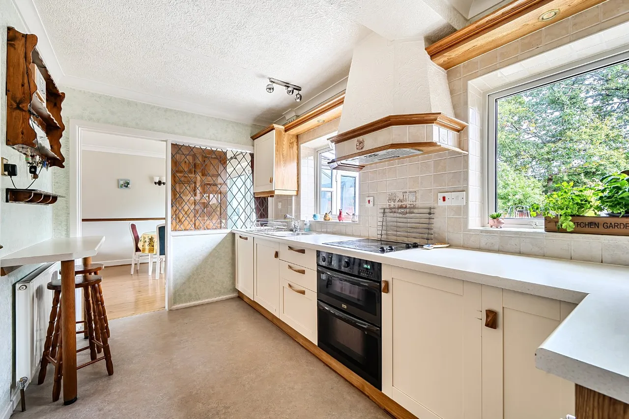 Featherstone Crescent, Shirley, B90, photo 7