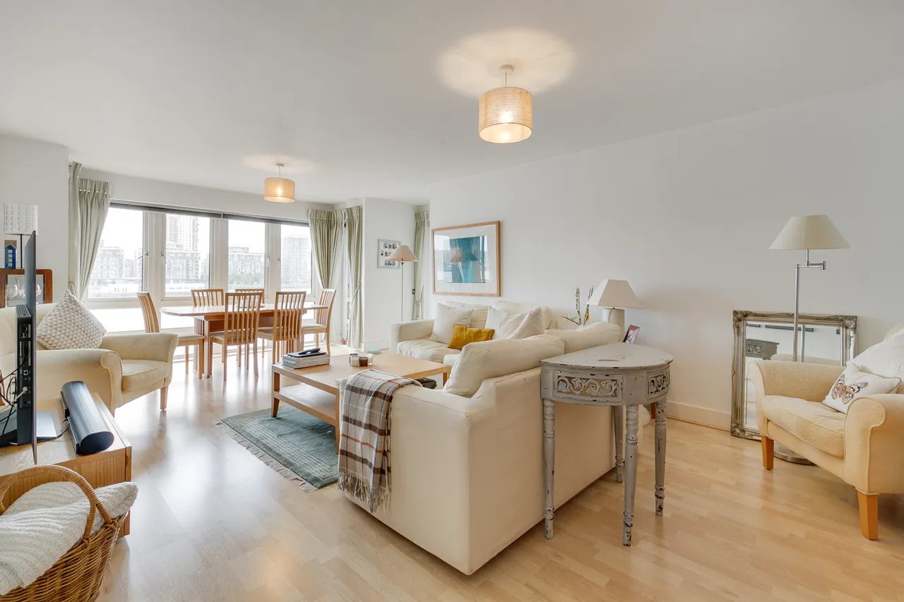 2 bed flat for sale — St. Davids Square, London, E14