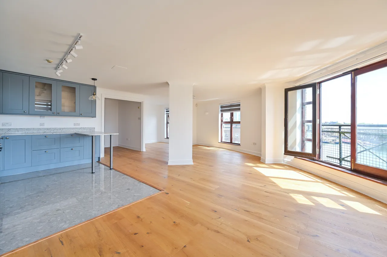 20 Tavistock Tower, Russell Place, London, photo 2