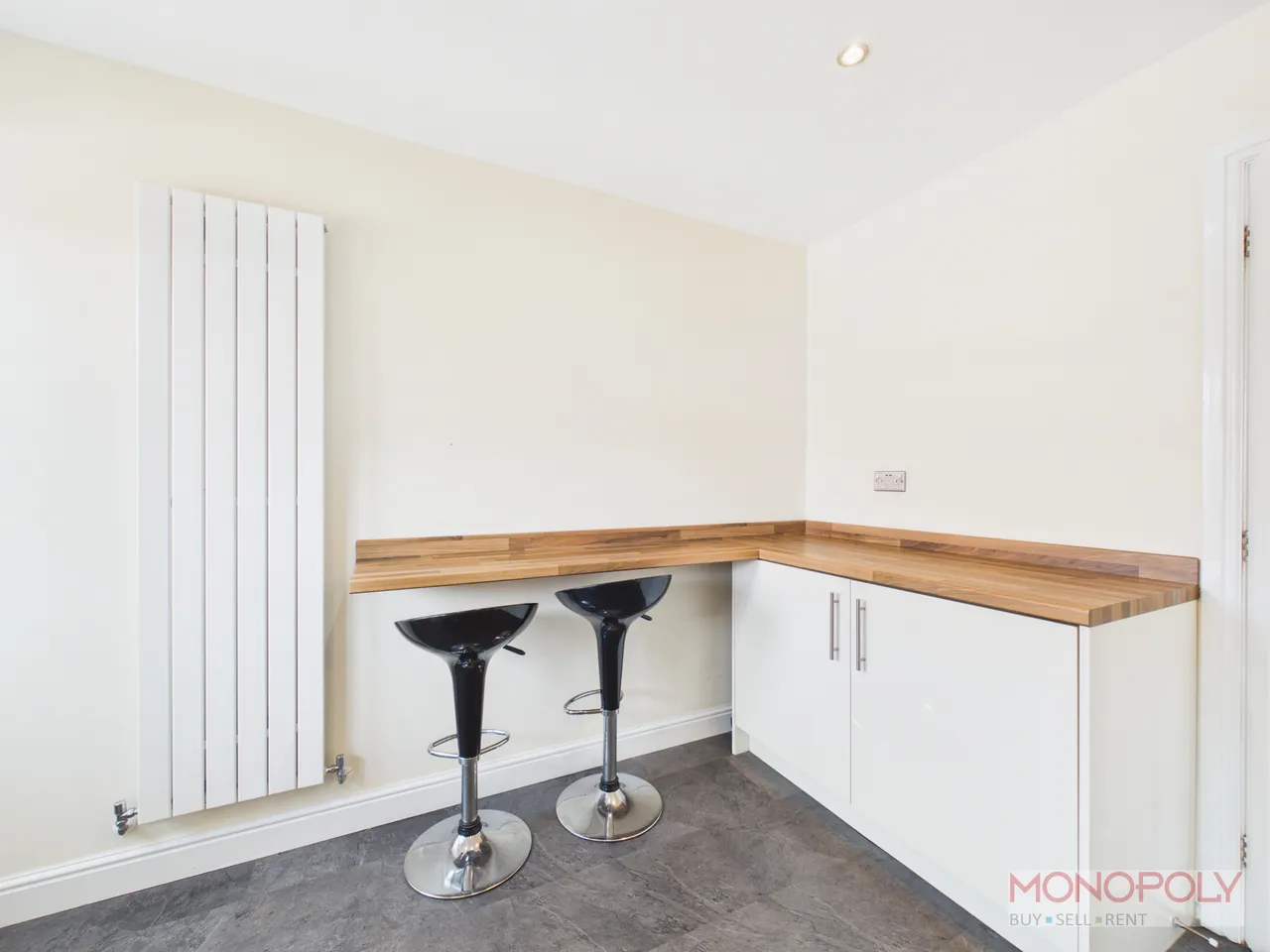 Taunton Way, Llwyn Onn Park, LL13, photo 4