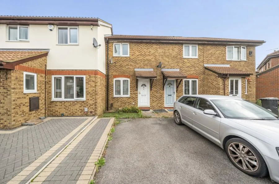 2 bed house for sale, Readers Close, Dunstable, LU6