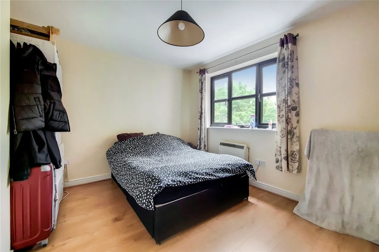 Cherry Blossom Close, Palmers Green, N13, photo 3