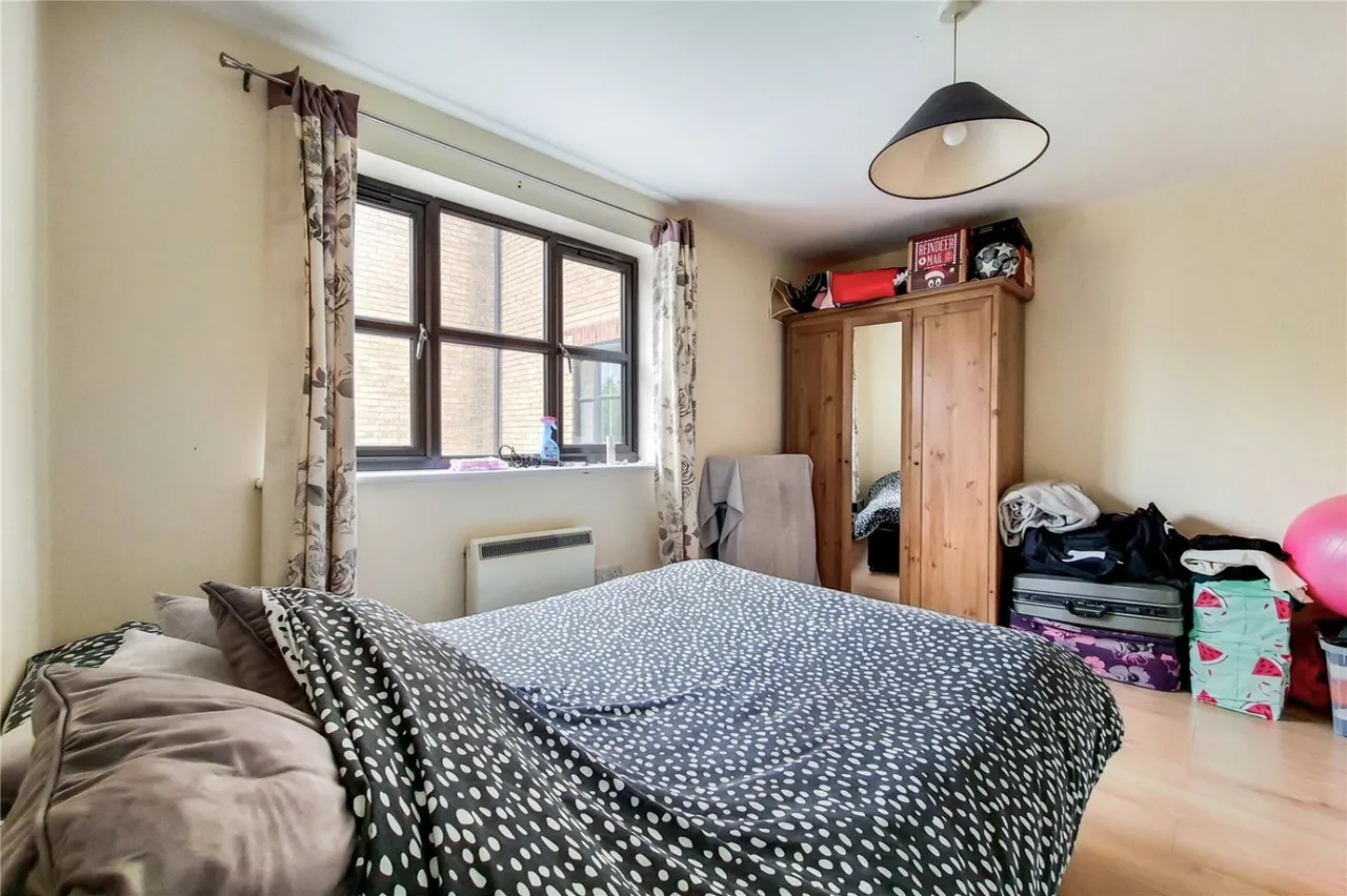 Cherry Blossom Close, Palmers Green, N13, photo 2