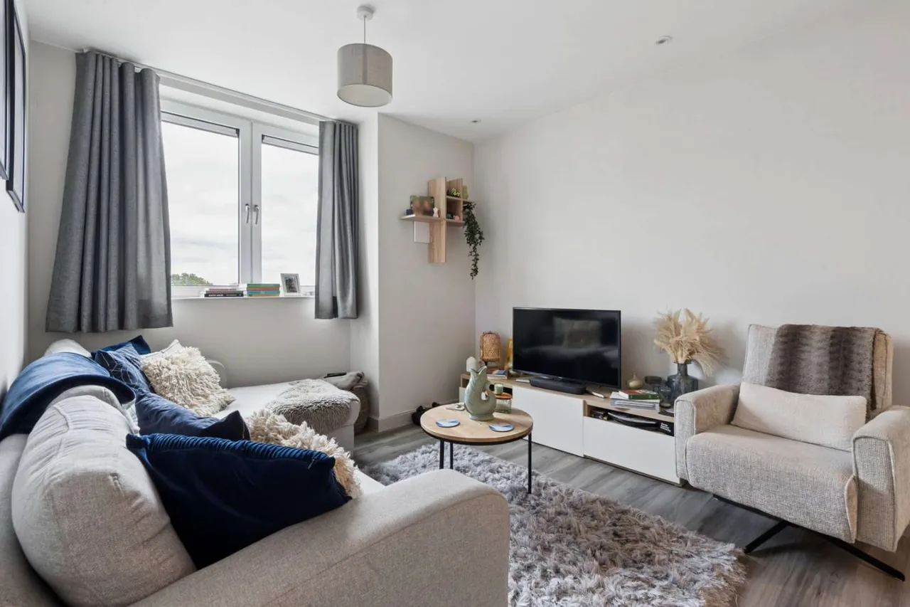 Woodside Road, Amersham, Buckinghamshire, HP6 6FY, photo 6