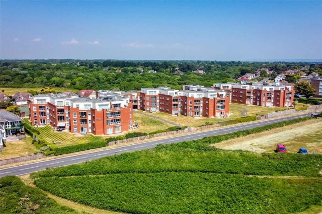 2 bed flat for sale, Milford on Sea, Lymington
