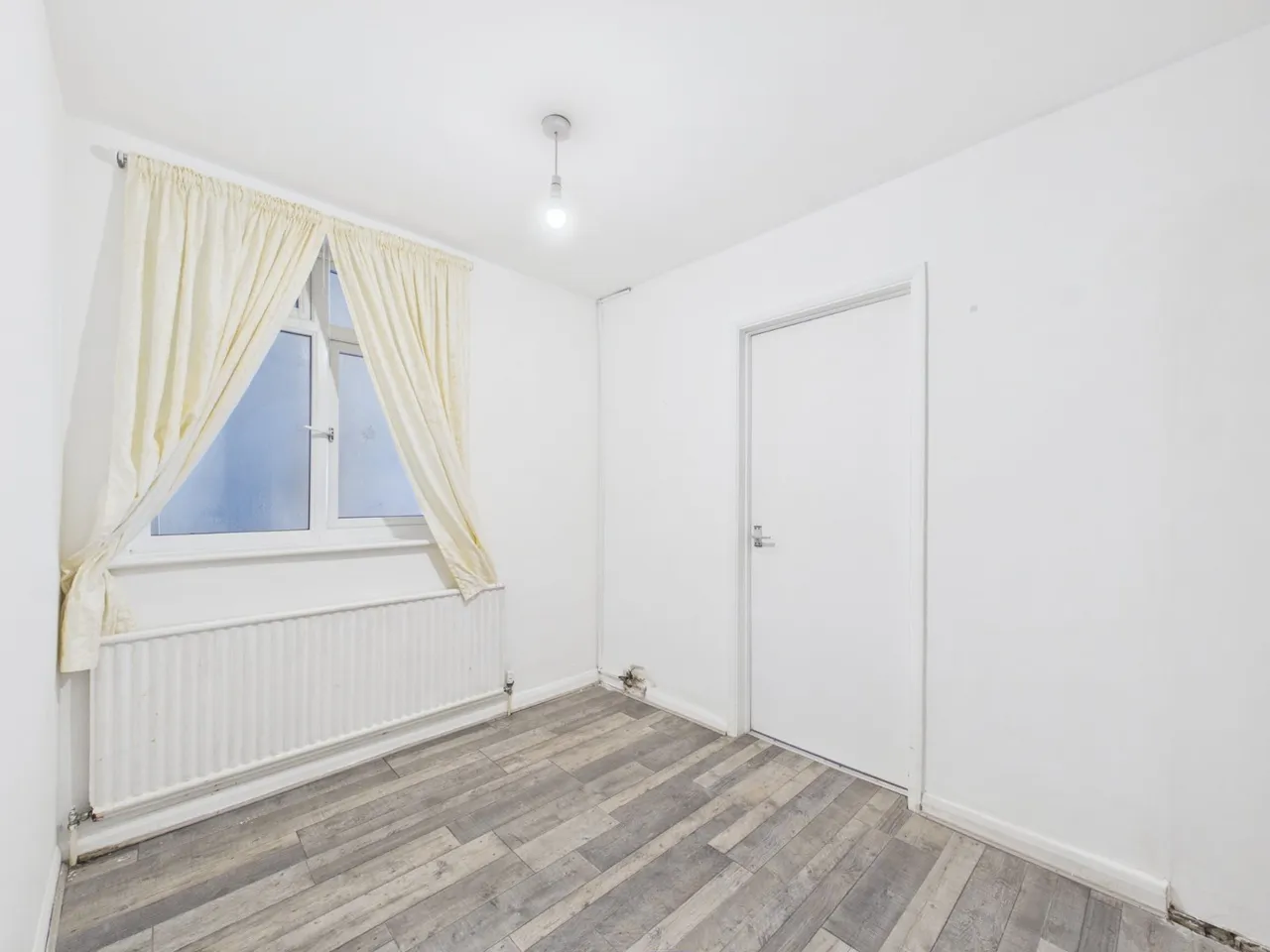 Ashford Crescent, Ashford, TW15, photo 7