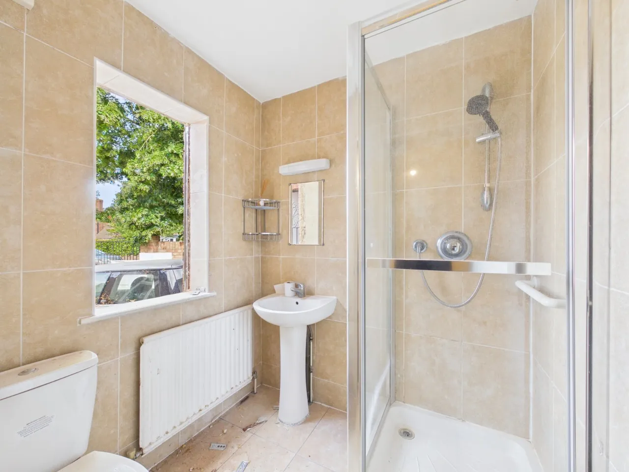 Ashford Crescent, Ashford, TW15, photo 4