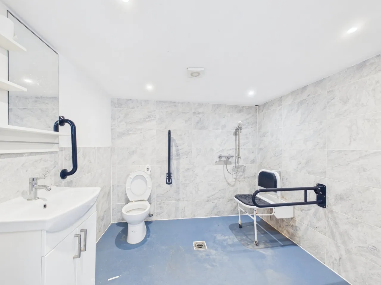 Ashford Crescent, Ashford, TW15, photo 8