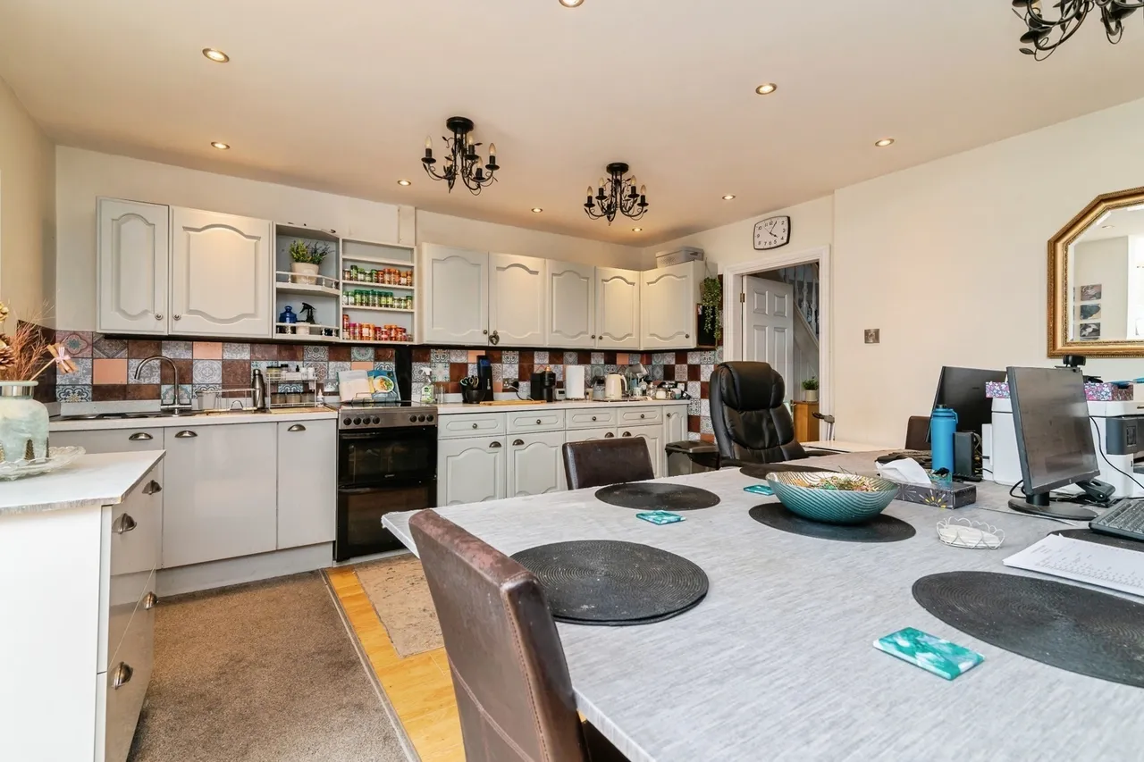 Willow Road, Carlton, Nottingham, Nottinghamshire, NG4, photo 4
