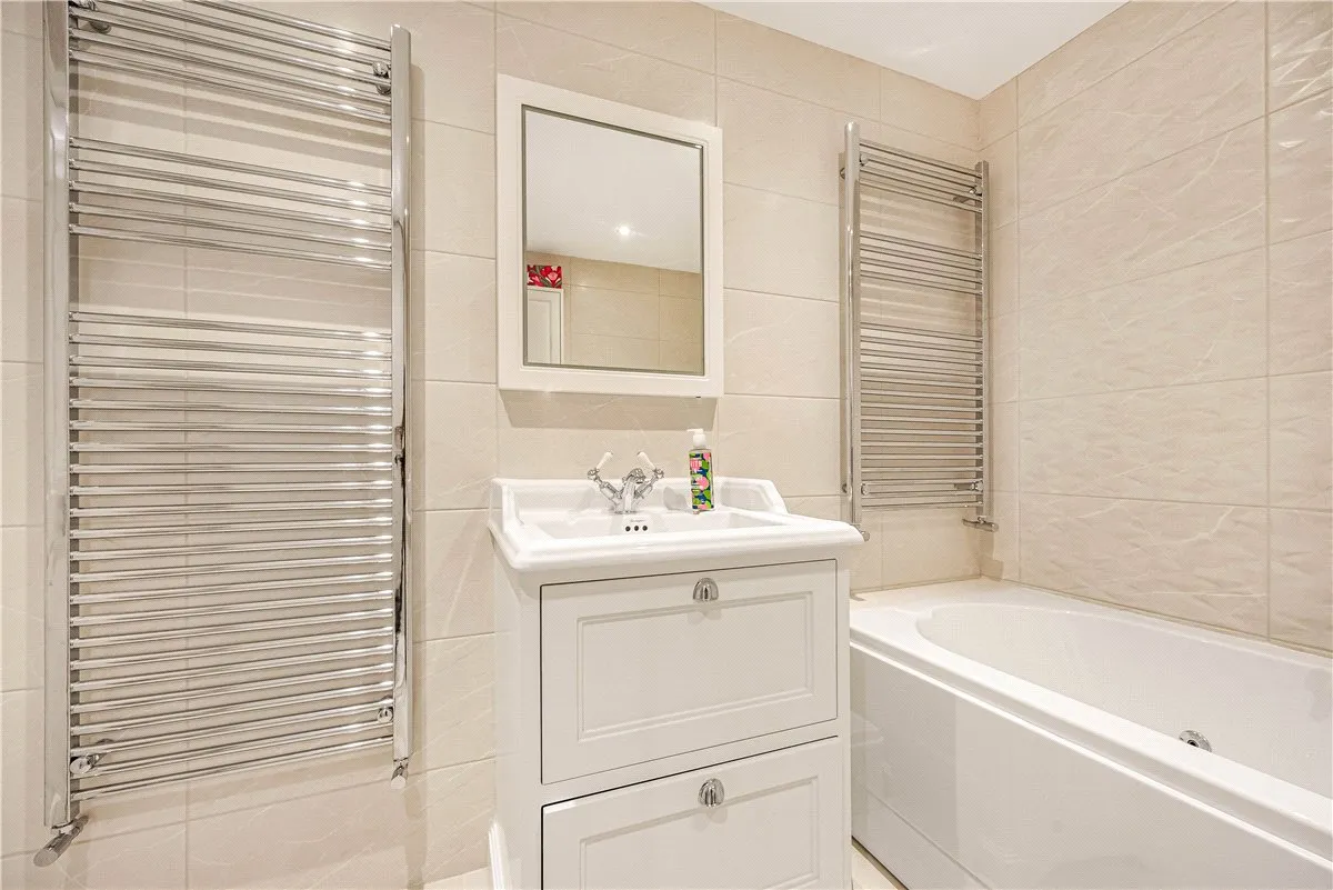 Forge Close, Milton Lilbourne, SN9, photo 10