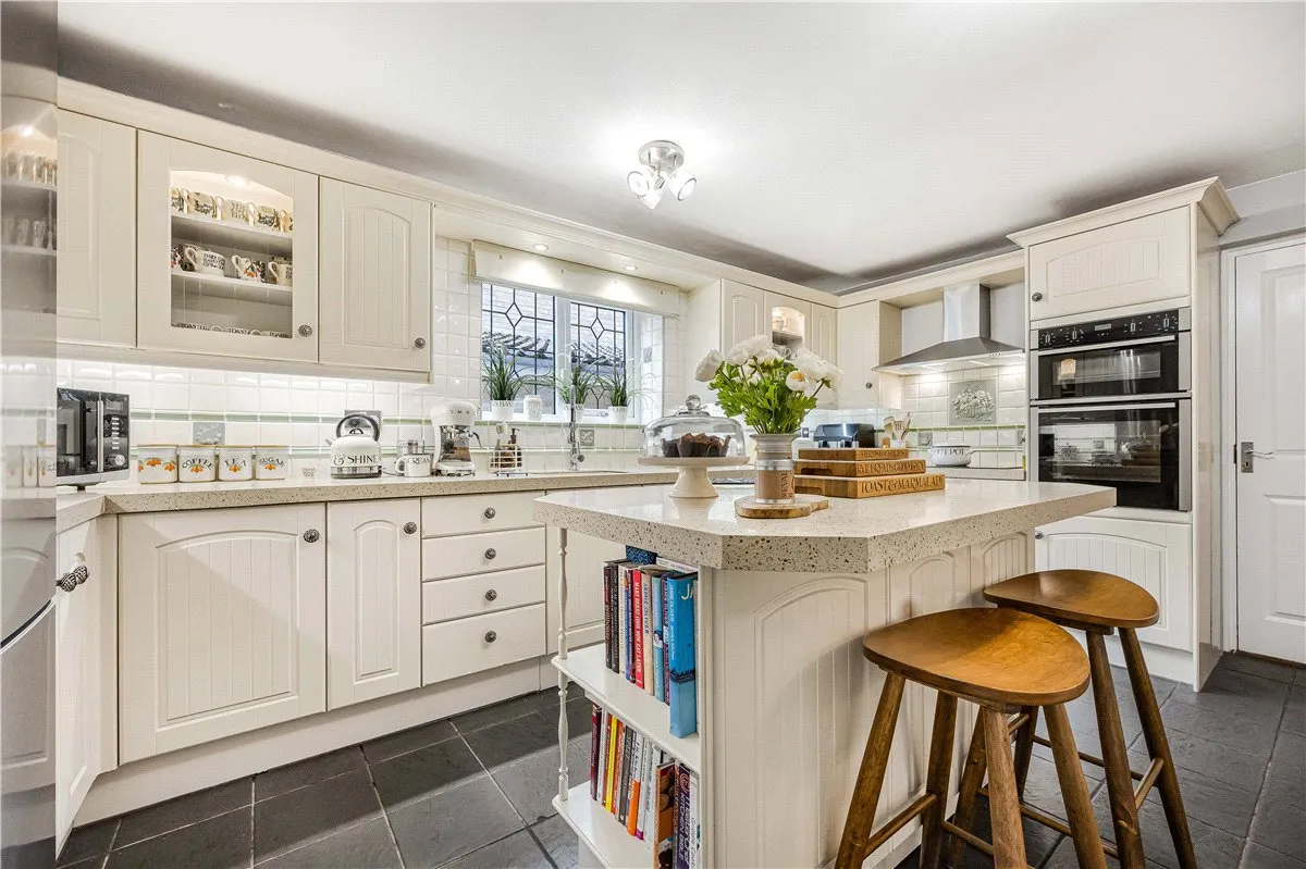 Forge Close, Milton Lilbourne, SN9, photo 2