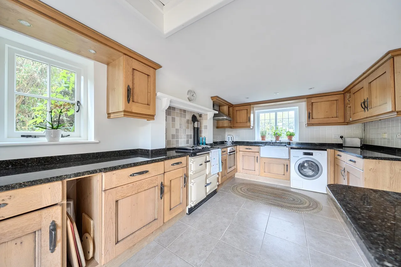 The Old Post Office, Tunworth, Basingstoke, RG25 2NB, photo 5