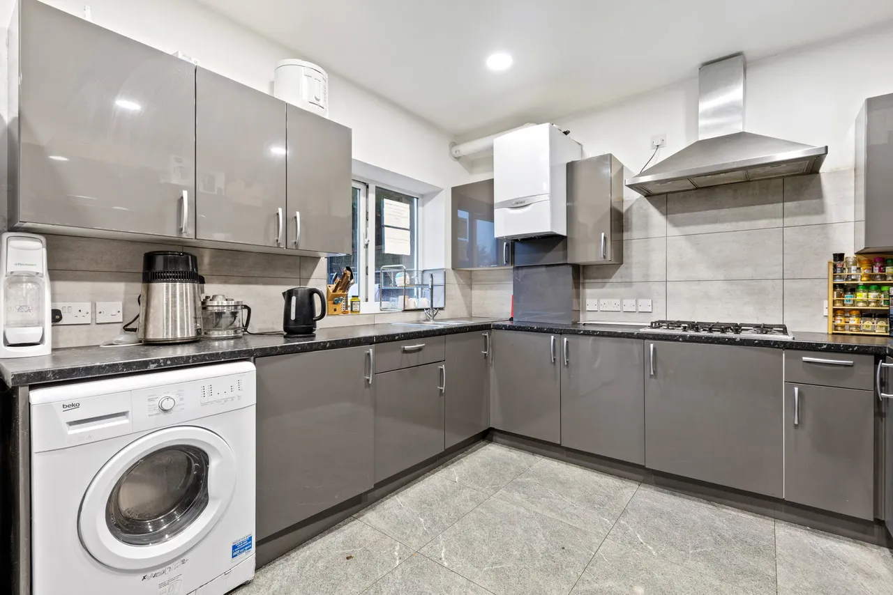 Balmoral Drive Borehamwood WD6, photo 4