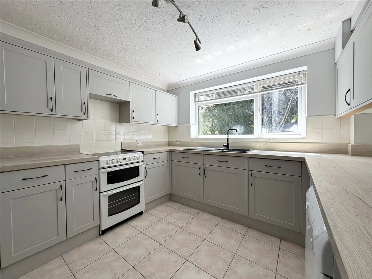 Branksome Wood Road, Bournemouth, Dorset, BH4, photo 7