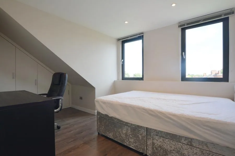Peach Street, Wokingham, RG40, photo 5