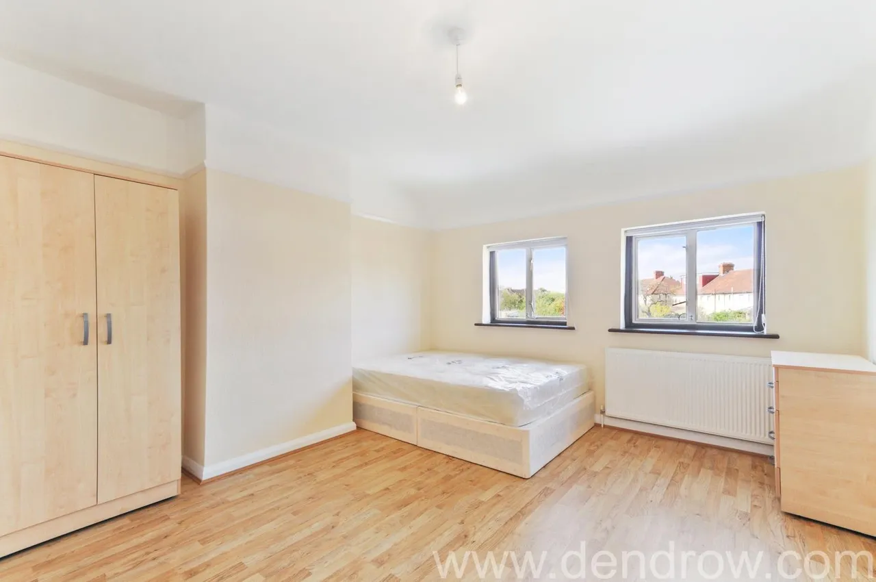 Highfield Road, London, W3 0AH, photo 5