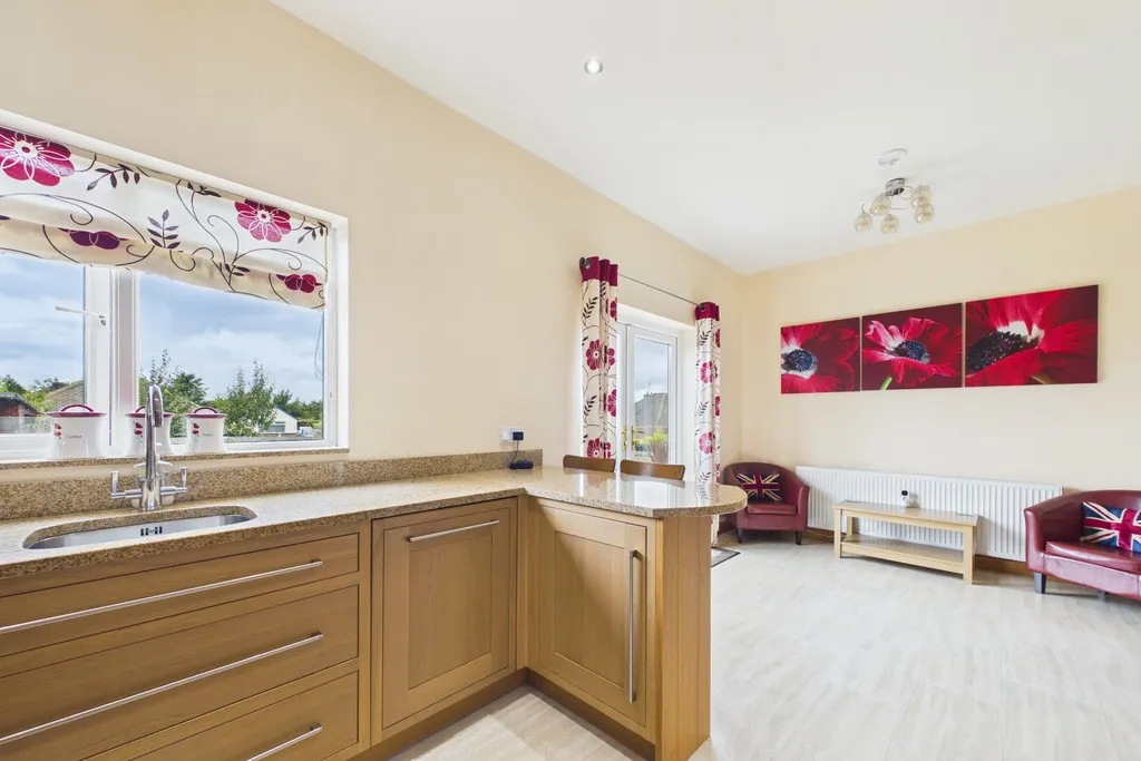 Hawthorn Road, Bolton Le Sands, LA5, photo 7