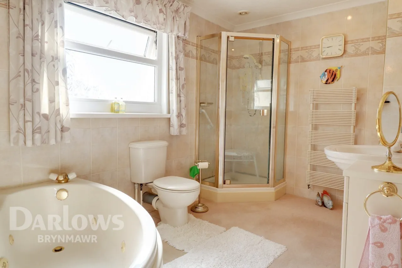 Ashfield Road, Abertillery, photo 13