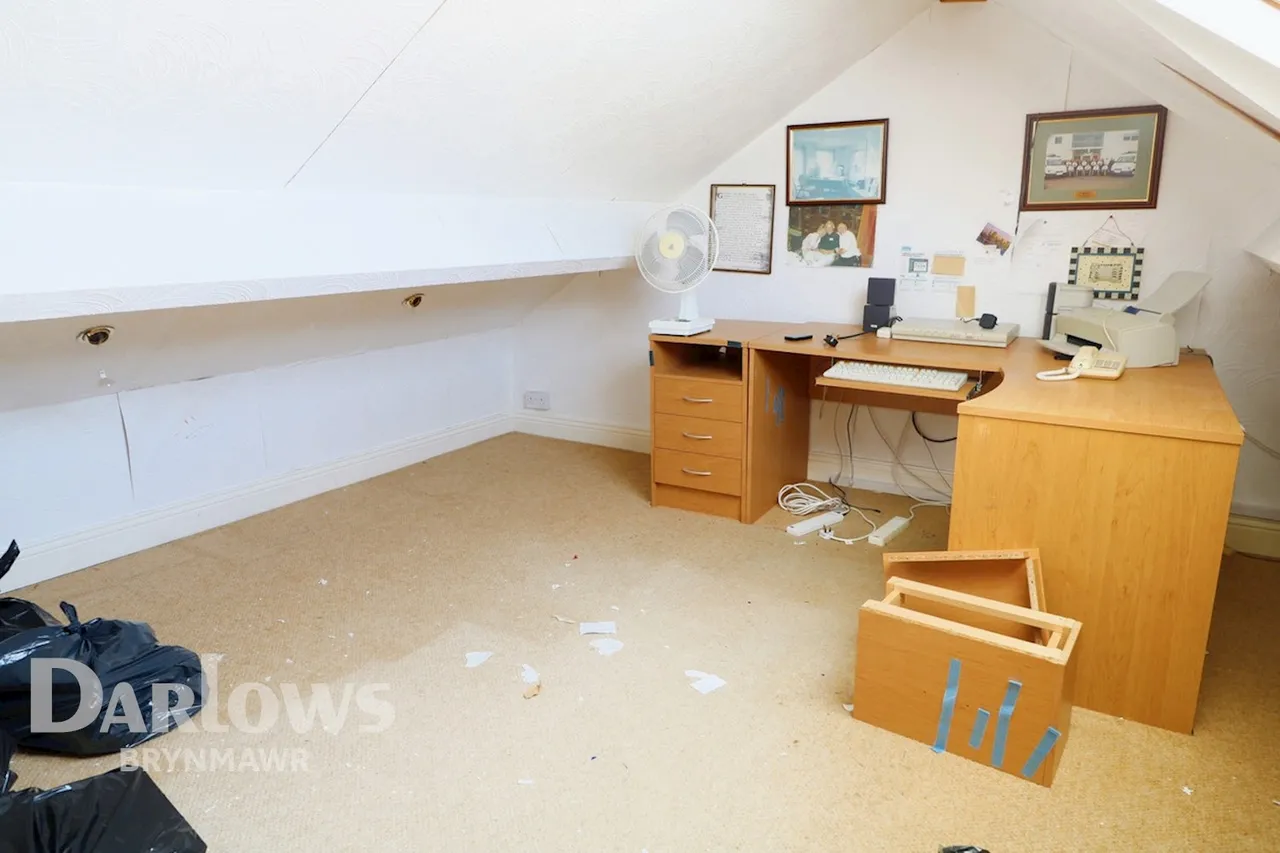 Ashfield Road, Abertillery, photo 15