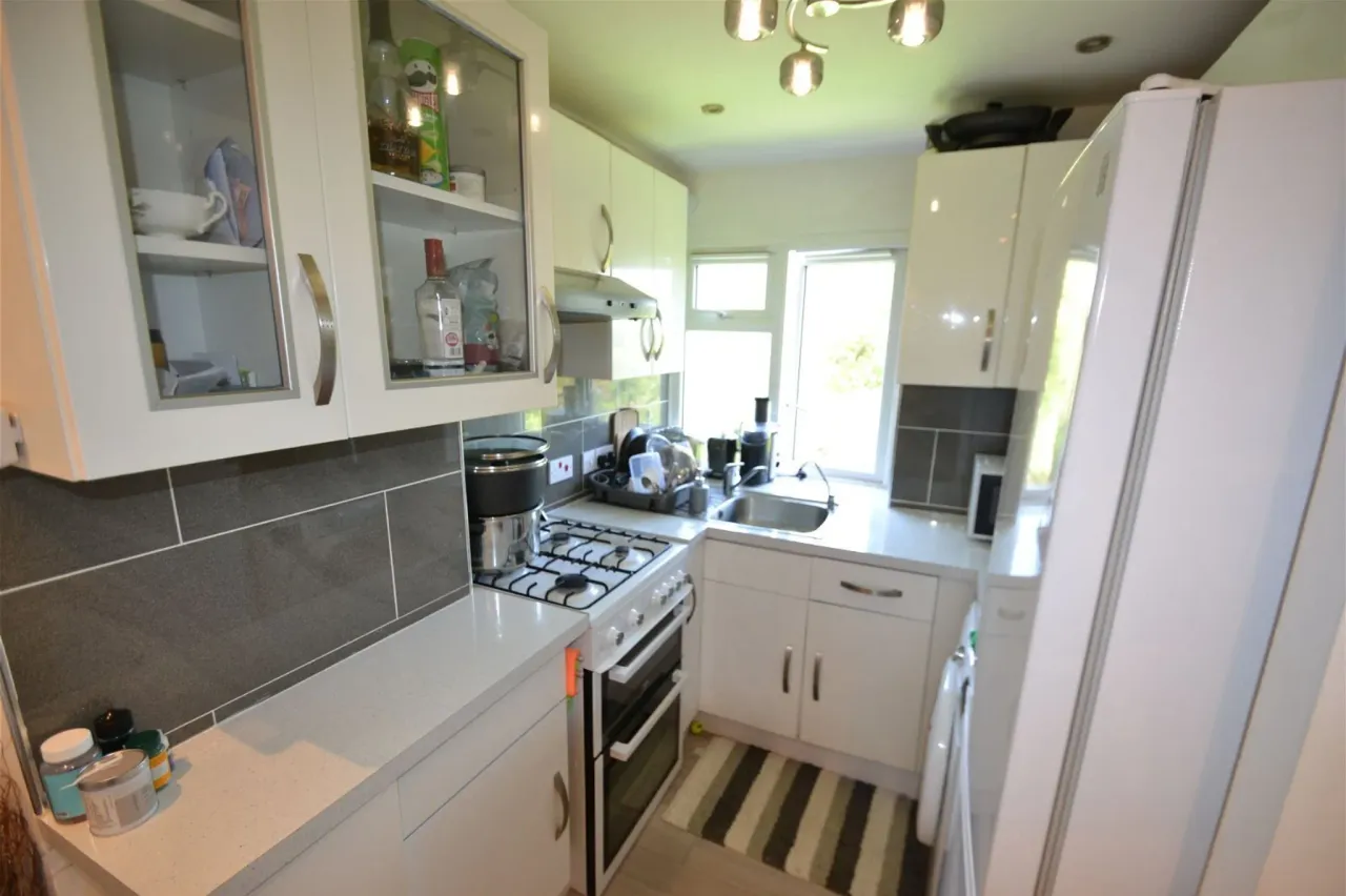 Berkeley Court, Weybridge, KT13 9HX, photo 9