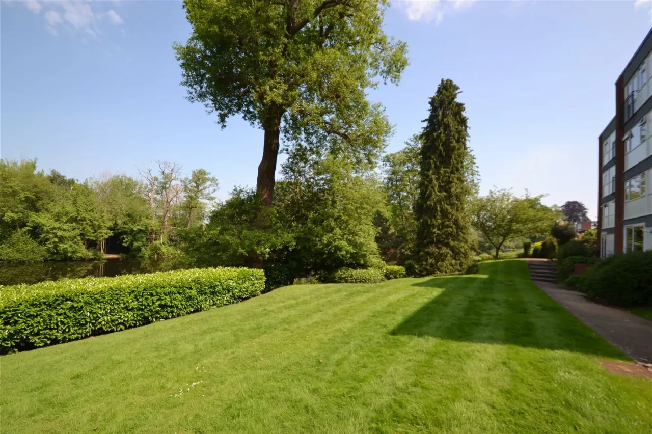 Berkeley Court, Weybridge, KT13 9HX, photo 5