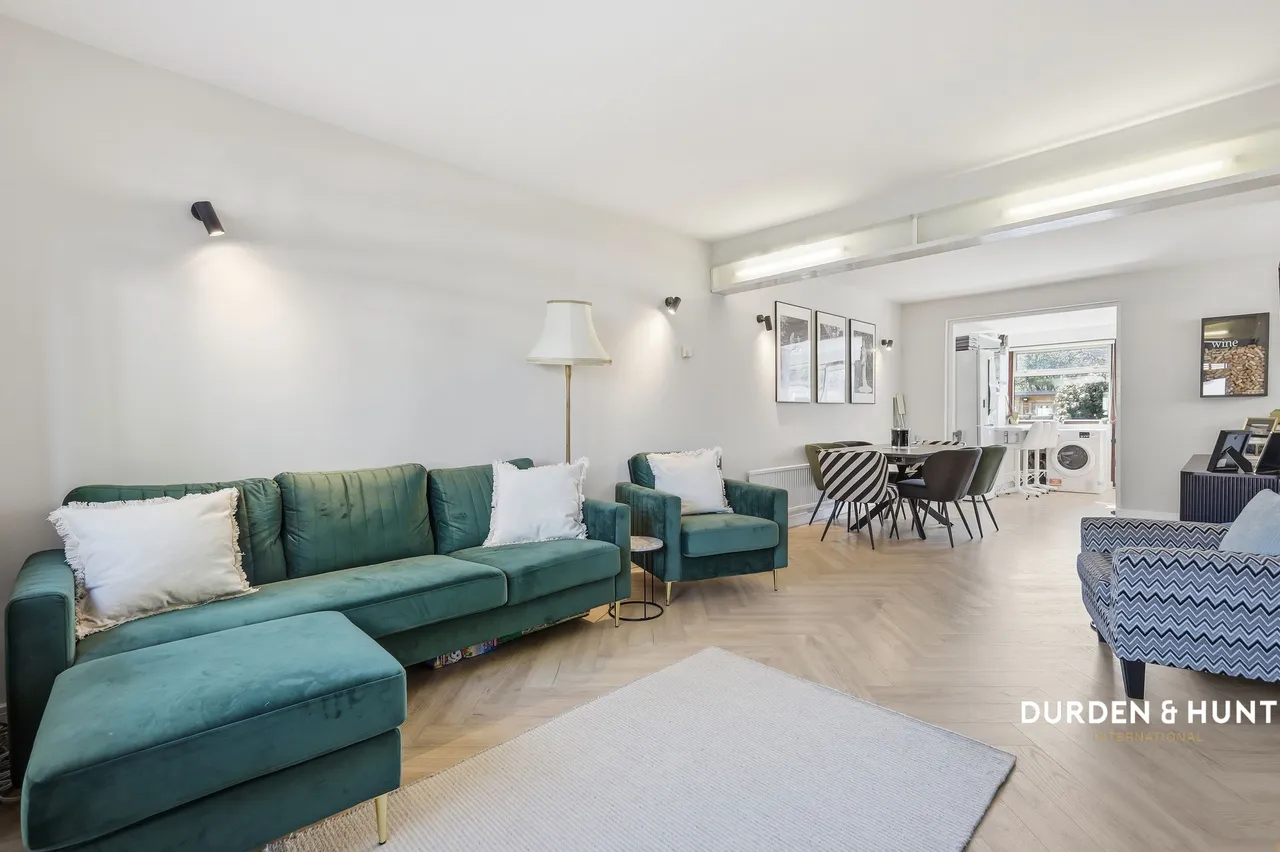 3 bed house for sale, Benhurst Avenue, Hornchurch, RM12