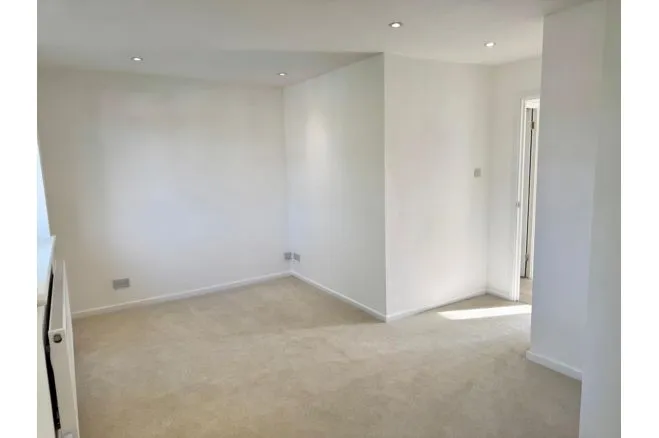 Clewley Drive, Wolverhampton, photo 12
