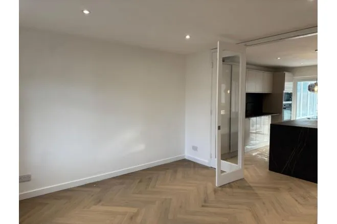 Clewley Drive, Wolverhampton, photo 10
