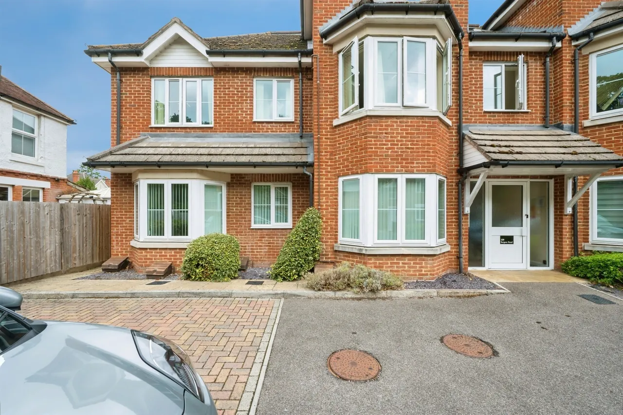 2 bed flat for sale — Burgess Road, Southampton