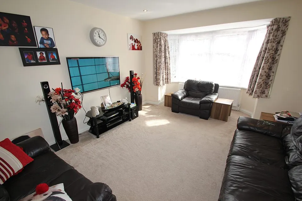 Harington Terrace, Edmonton, N18, photo 4