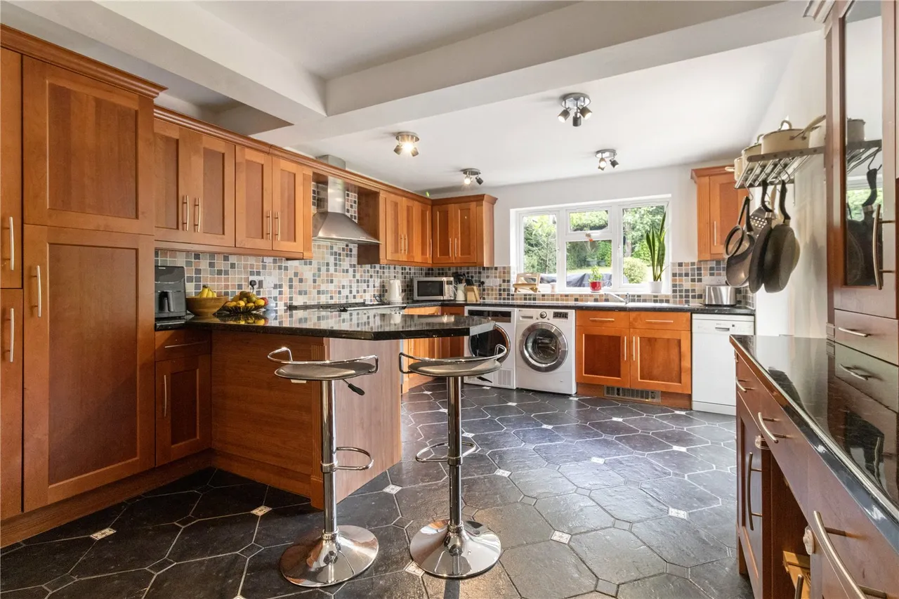 Lickey Square, Lickey, Birmingham, B45 8HA, photo 4