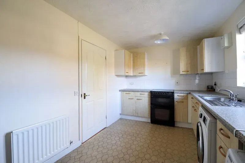Epsom Grove, Bletchley, Milton Keynes, Buckinghamshire, MK3 5NR, photo 3