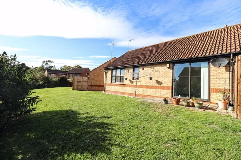 Epsom Grove, Bletchley, Milton Keynes, Buckinghamshire, MK3 5NR, photo 10