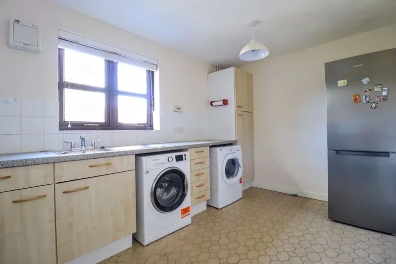 Epsom Grove, Bletchley, Milton Keynes, Buckinghamshire, MK3 5NR, photo 5