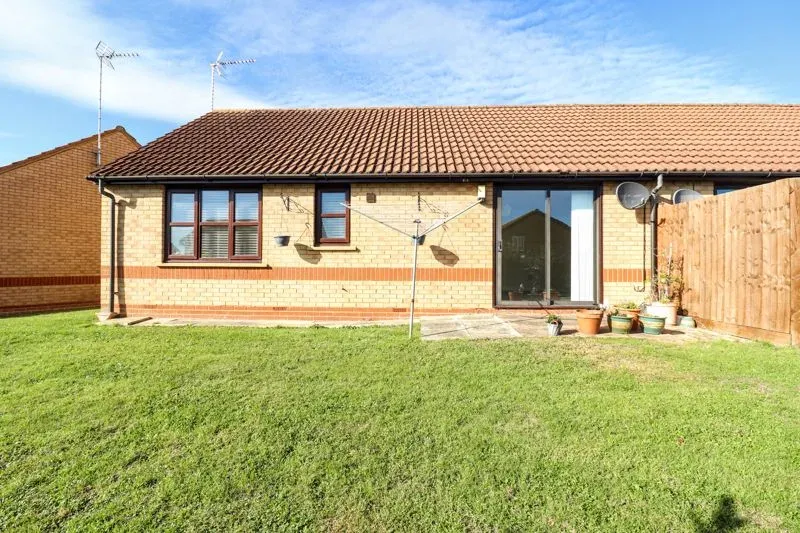 Epsom Grove, Bletchley, Milton Keynes, Buckinghamshire, MK3 5NR, photo 11