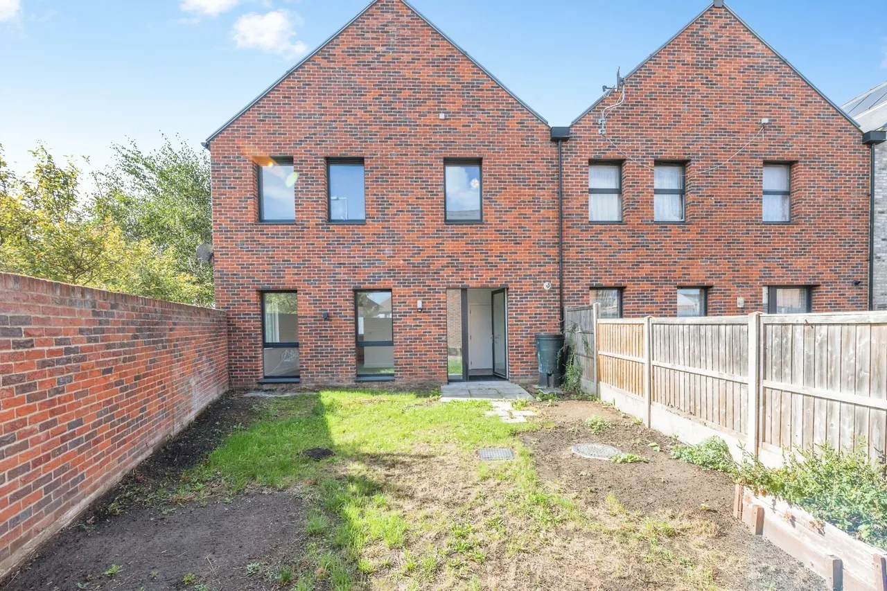 Mulberry Way, Tilbury, Essex, RM18, photo 19