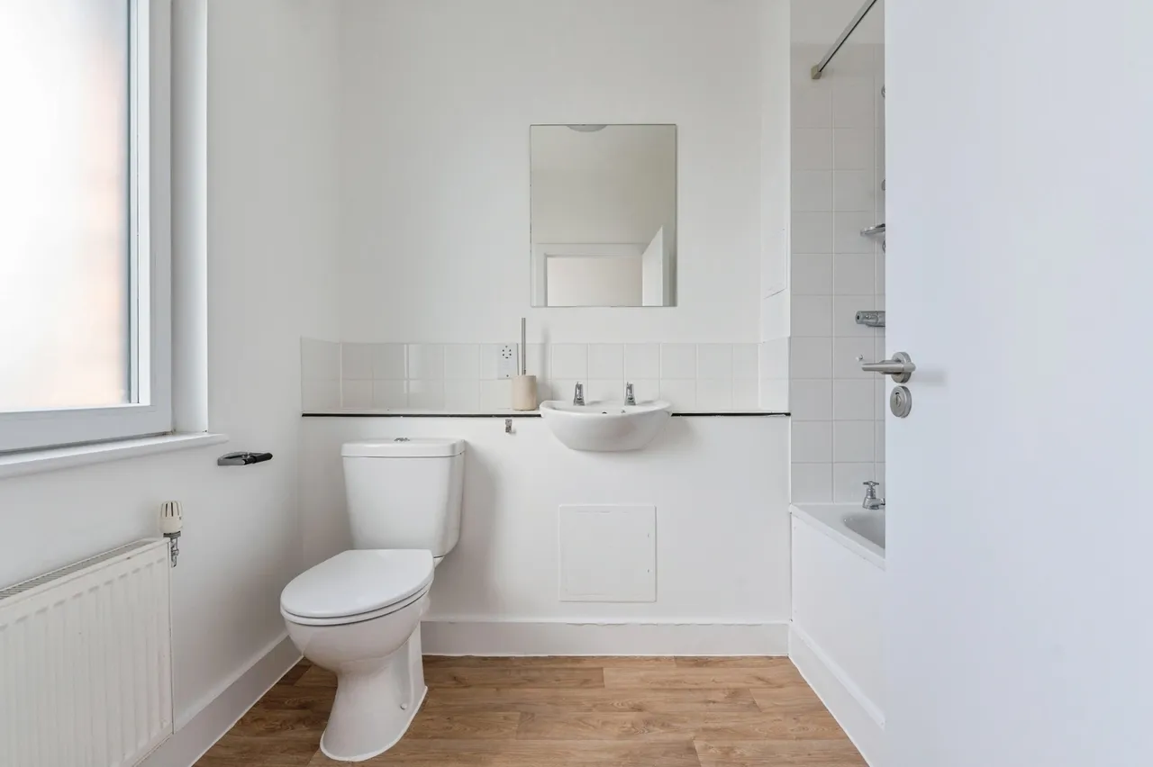 Mulberry Way, Tilbury, Essex, RM18, photo 13