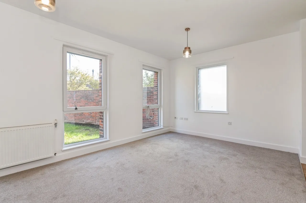 Mulberry Way, Tilbury, Essex, RM18, photo 7