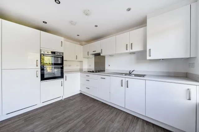 Axtell Way, Weston Turville, HP22, photo 2