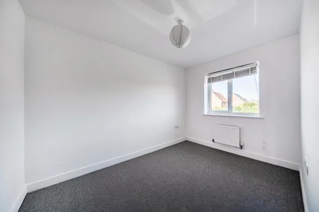 Axtell Way, Weston Turville, HP22, photo 12