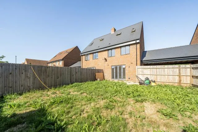 Axtell Way, Weston Turville, HP22, photo 18