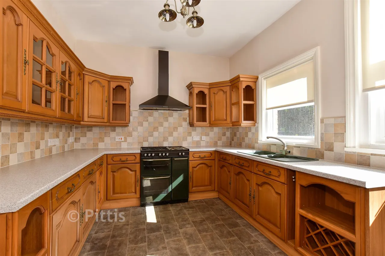 Arthurs Hill, Shanklin, PO37, photo 4