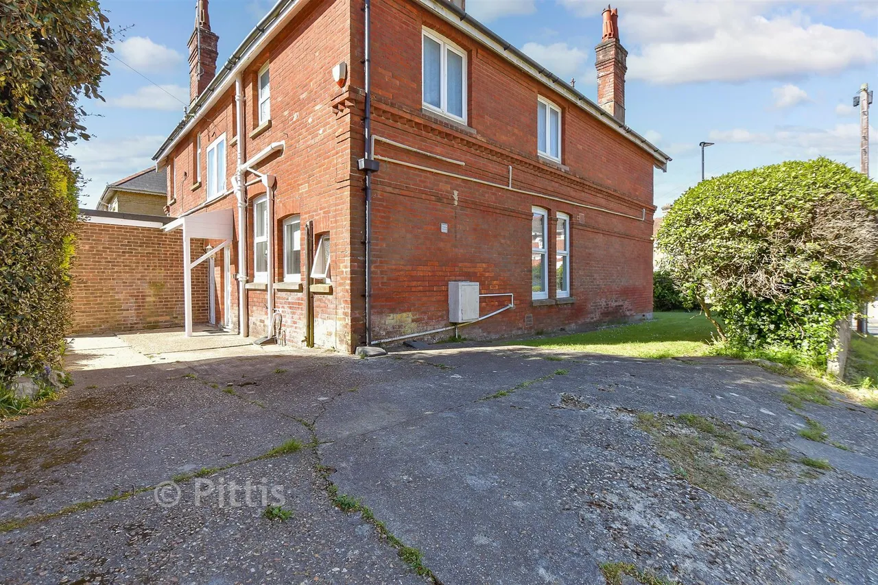 Arthurs Hill, Shanklin, PO37, photo 16