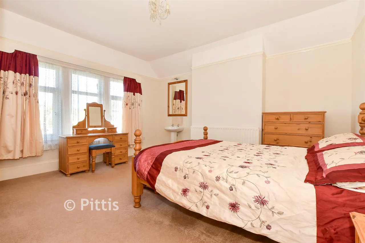 Arthurs Hill, Shanklin, PO37, photo 9