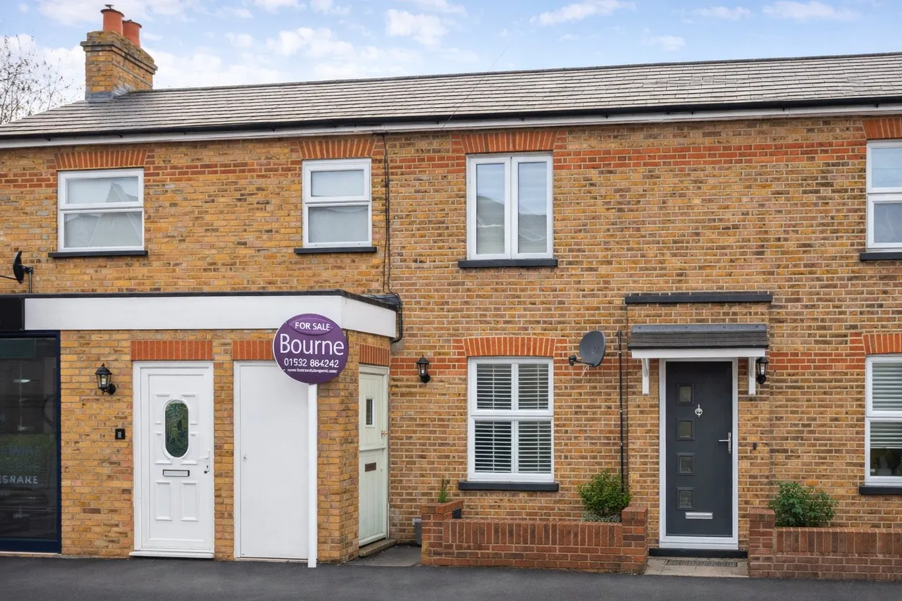 1 bed flat for sale, Anyards Road, Cobham, KT11
