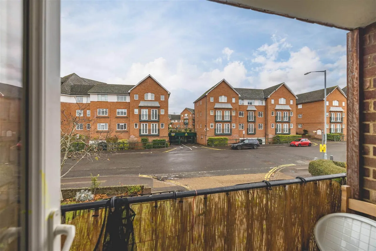 Montpellier Court, St. Leonards Road, Windsor, Berkshire, SL4 3DQ, photo 11