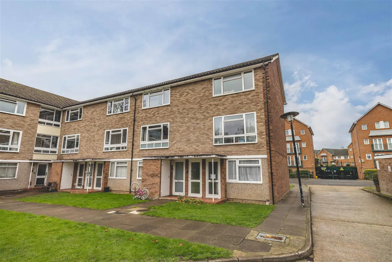 Montpellier Court, St. Leonards Road, Windsor, Berkshire, SL4 3DQ, photo 12