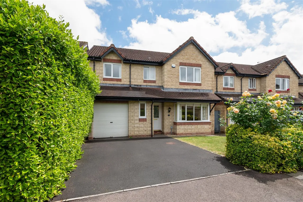 4 bed house for sale, Oak Road, Chippenham, SN14